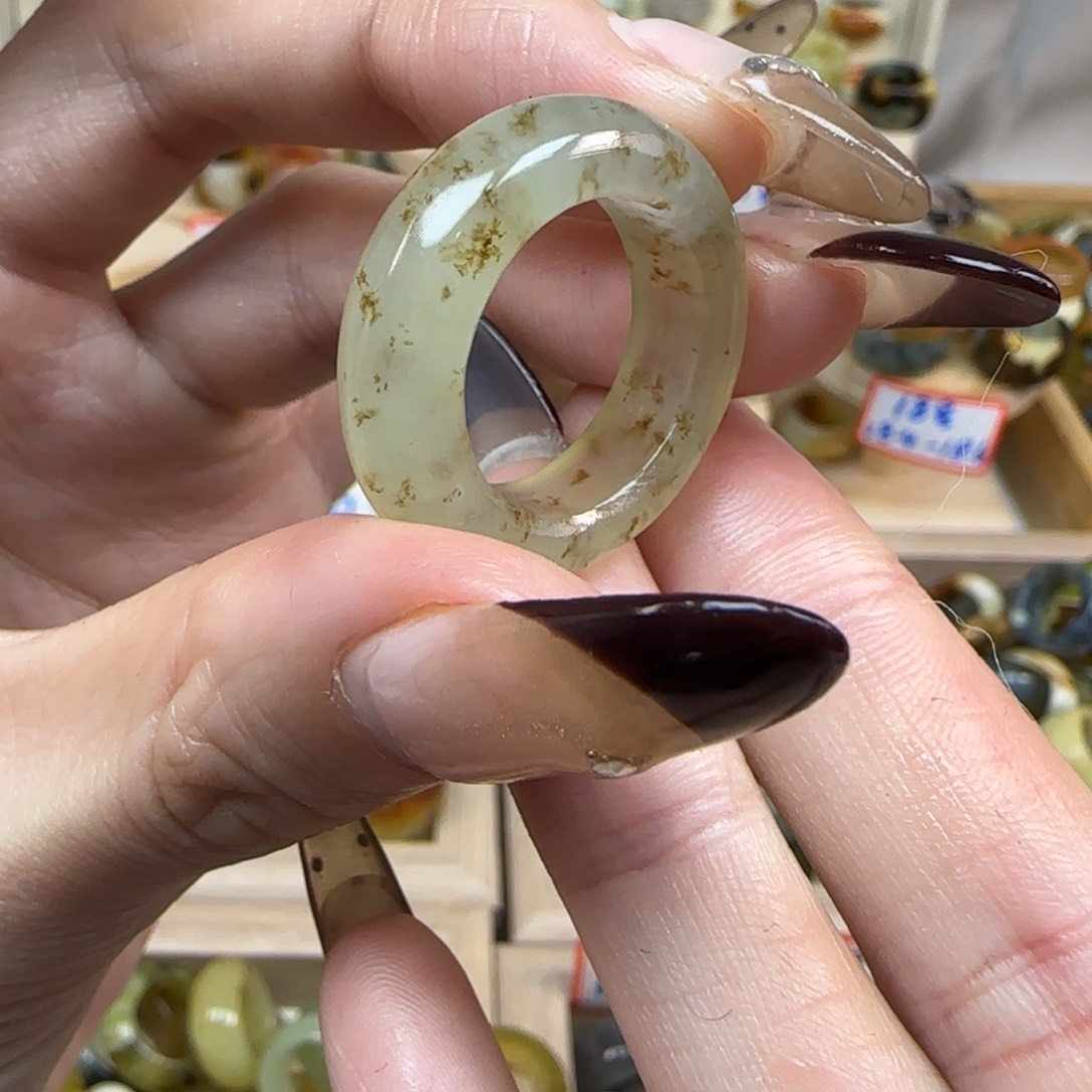 岫玉岫玉直切内径18.2未镶嵌