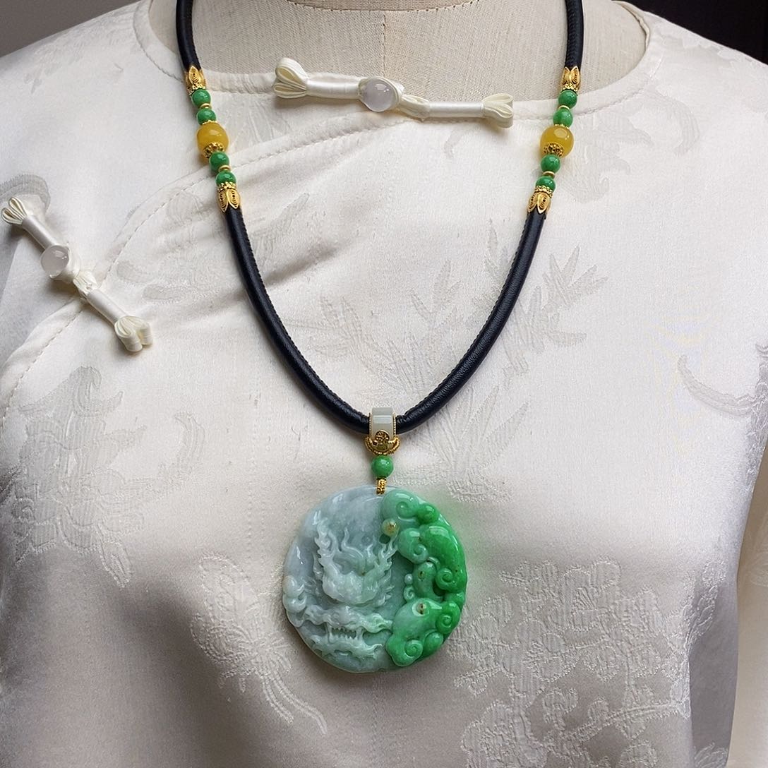 翡翠颈饰未镶嵌天然