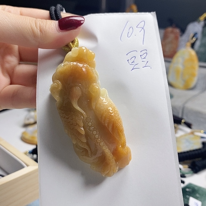颈饰未镶嵌翡翠月****涯.