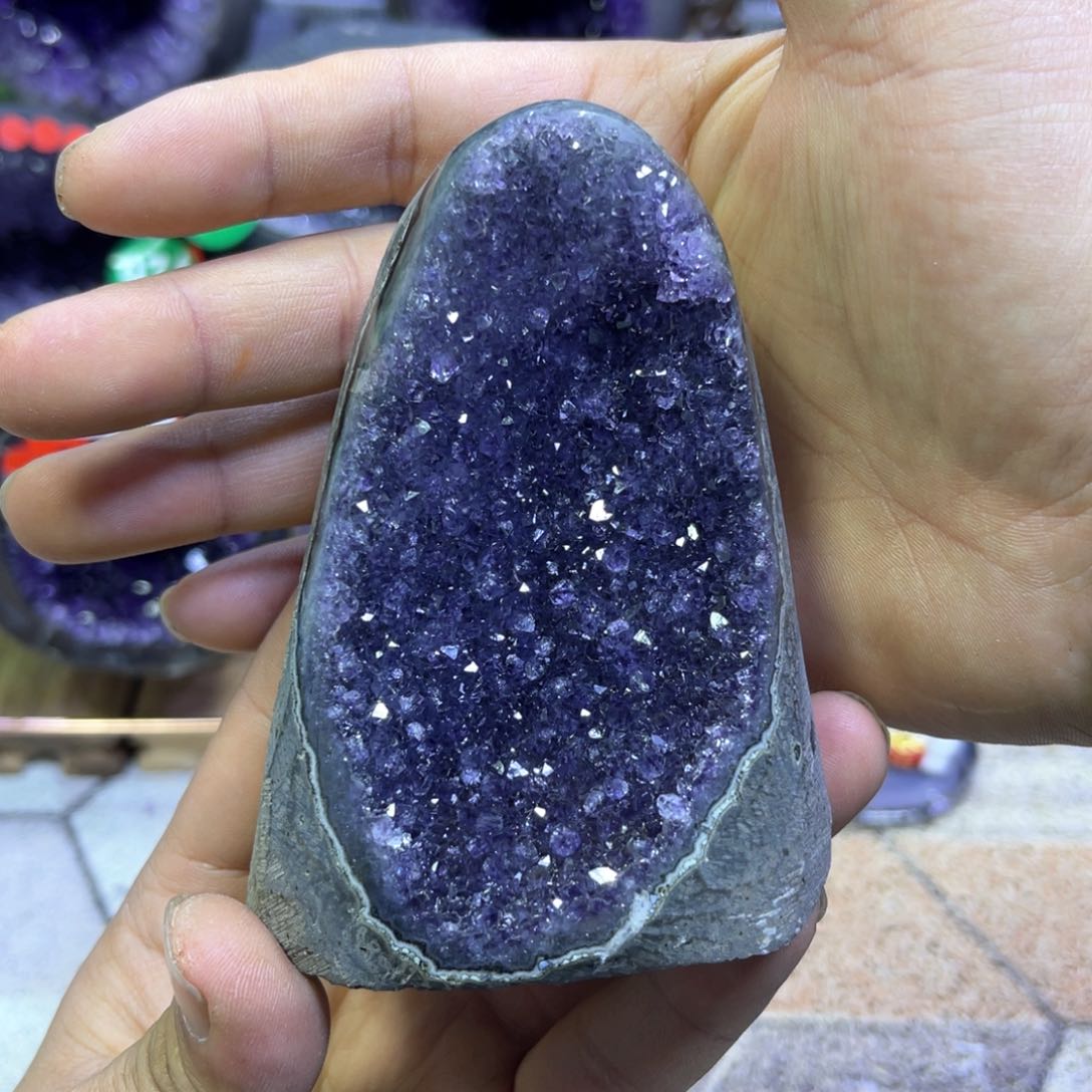 水晶摆件未镶嵌紫水晶