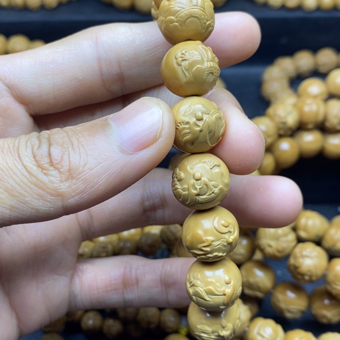 租***杨吊坠猴头核桃无相佛