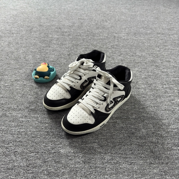 95新 DIOR/迪奥 B57高邦黑白色休闲板鞋/40码