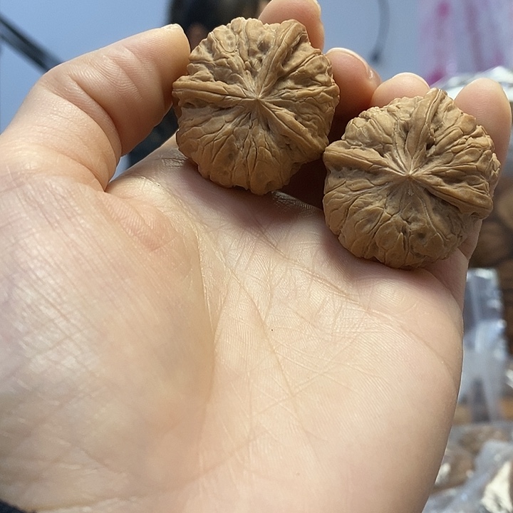文玩核桃把件36雨花石三棱