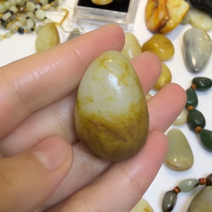 早***安和田玉未镶嵌挂件