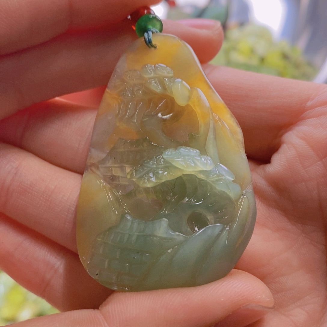 蛇纹石玉吊坠未镶嵌