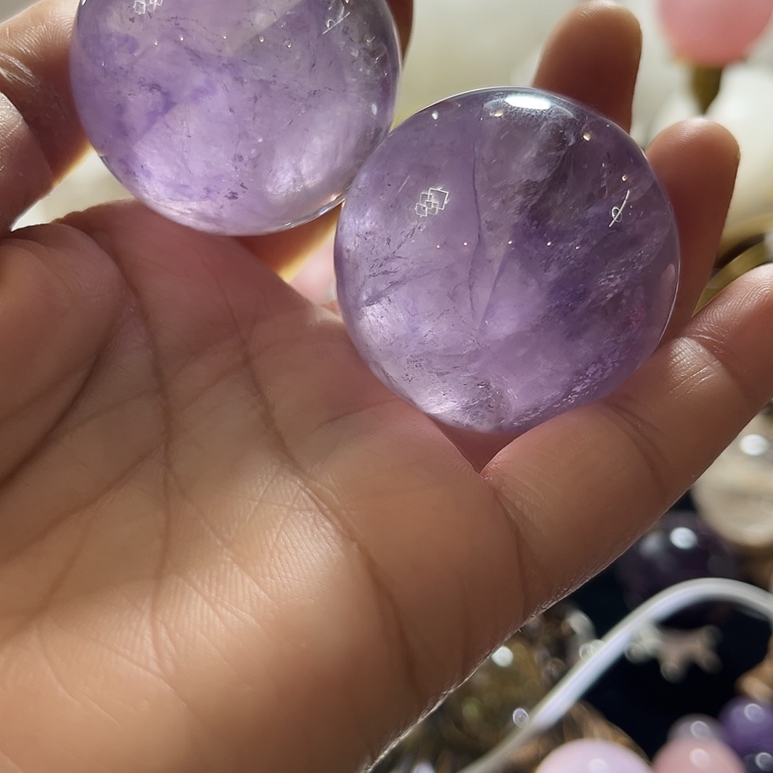 紫水晶球卡4.5左右两颗未镶嵌水晶