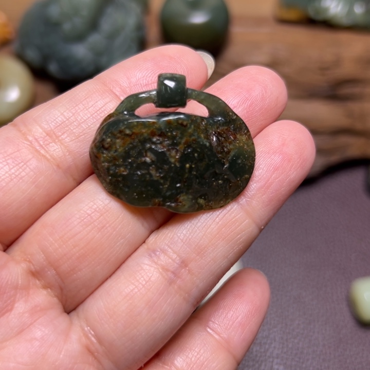 岫岩河磨玉（透闪石质玉）未镶嵌颈饰