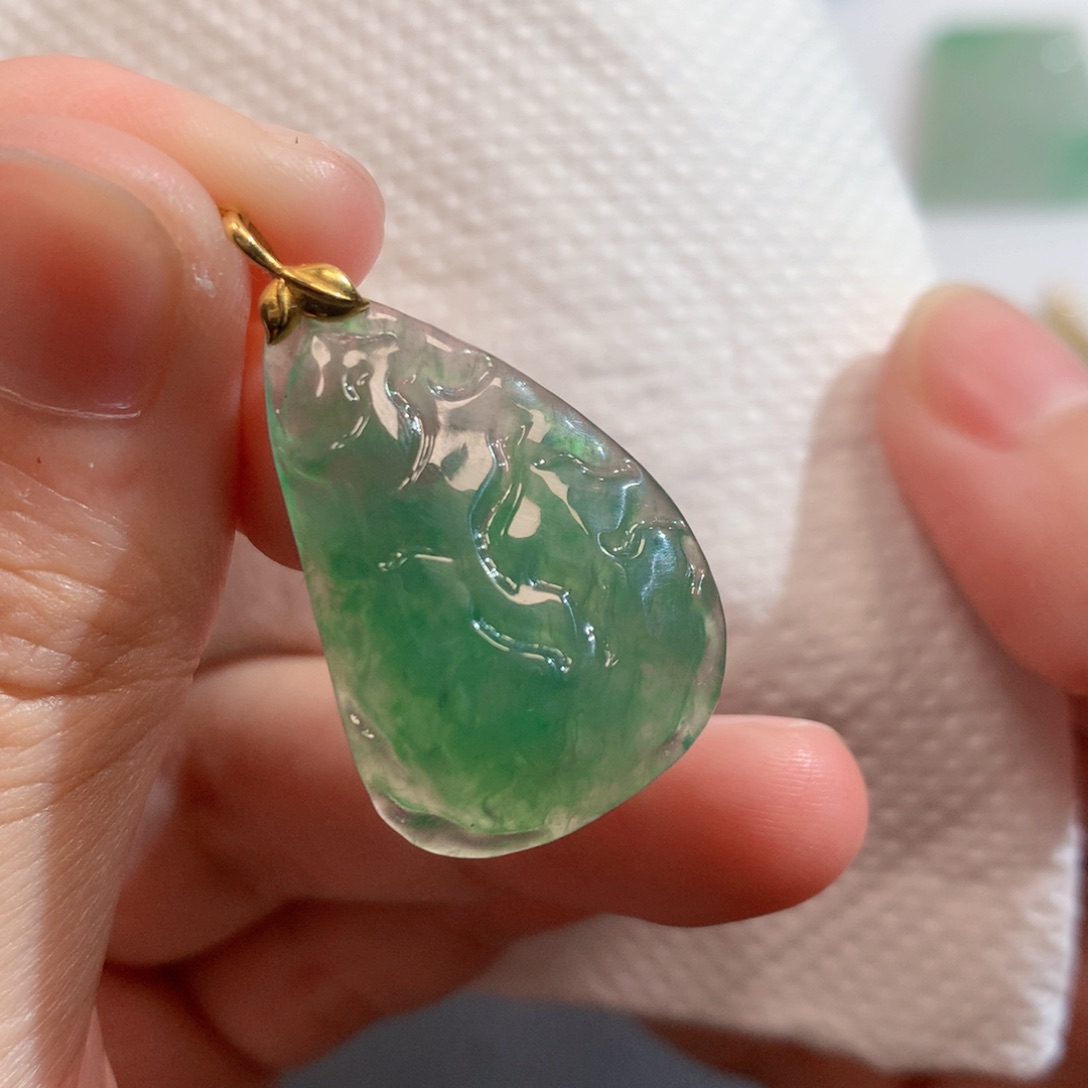 翡翠未镶嵌吊坠(不含链)