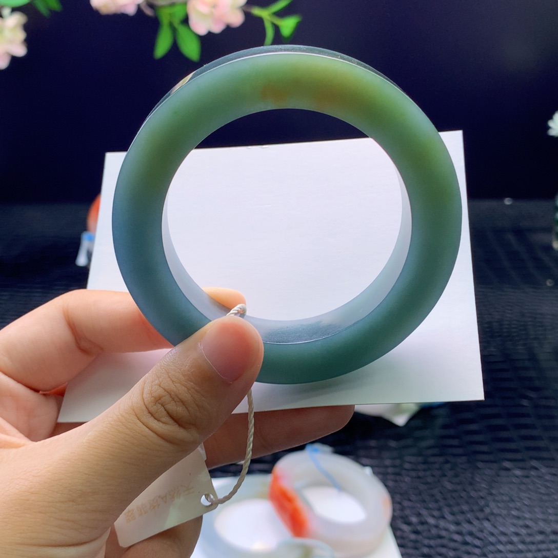 未镶嵌手镯定制翡翠