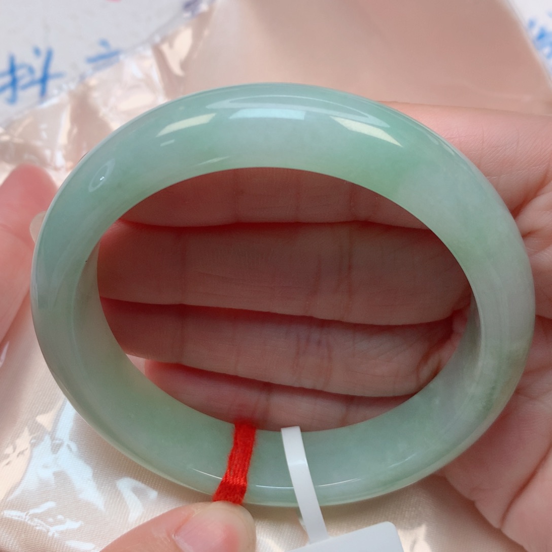 翡翠手镯未镶嵌57.4圈 晴绿底