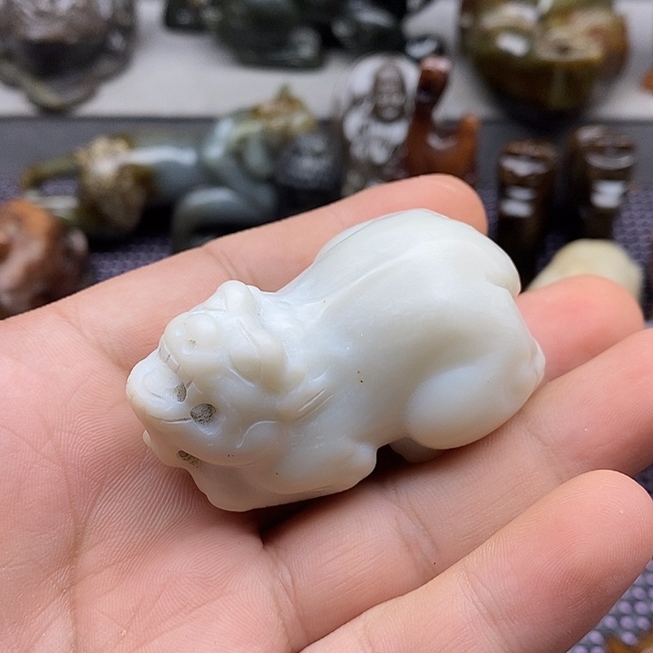 未镶嵌蛇纹石玉颈饰