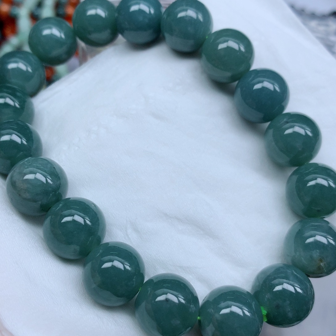 翡翠颈饰未镶嵌珠子