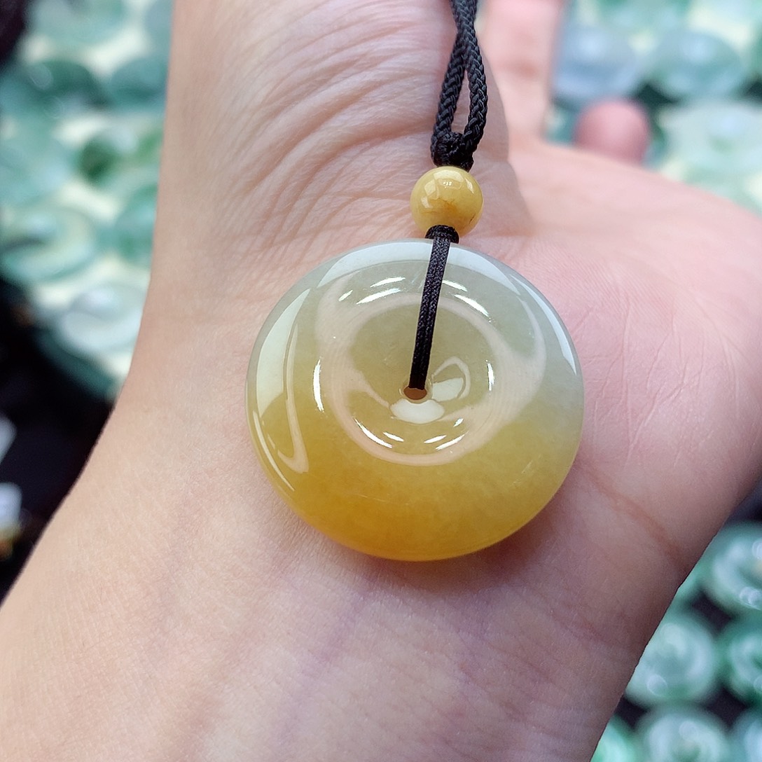 翡翠颈饰未镶嵌吊坠17。尺寸25.2-5.5