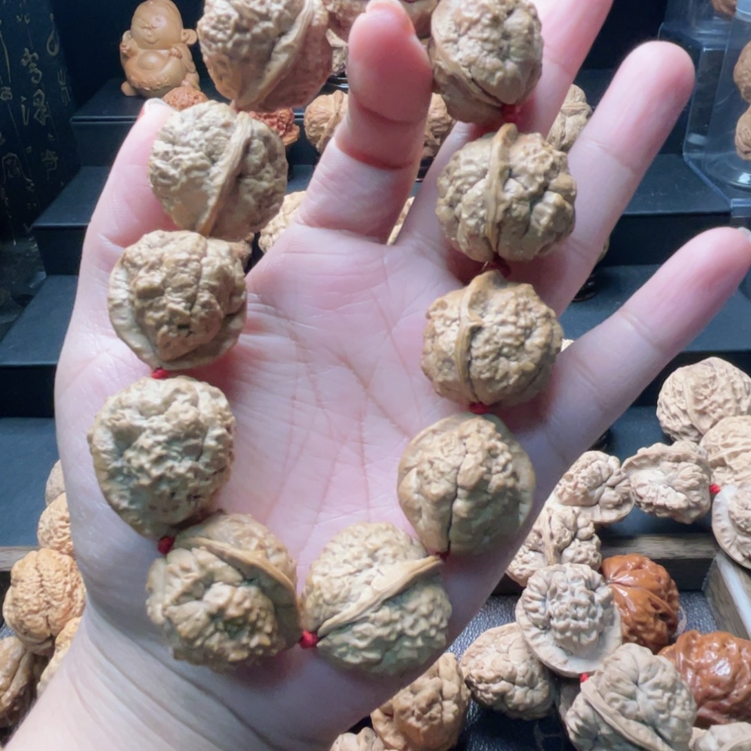 老***周文玩核桃吊坠小肠紋…………