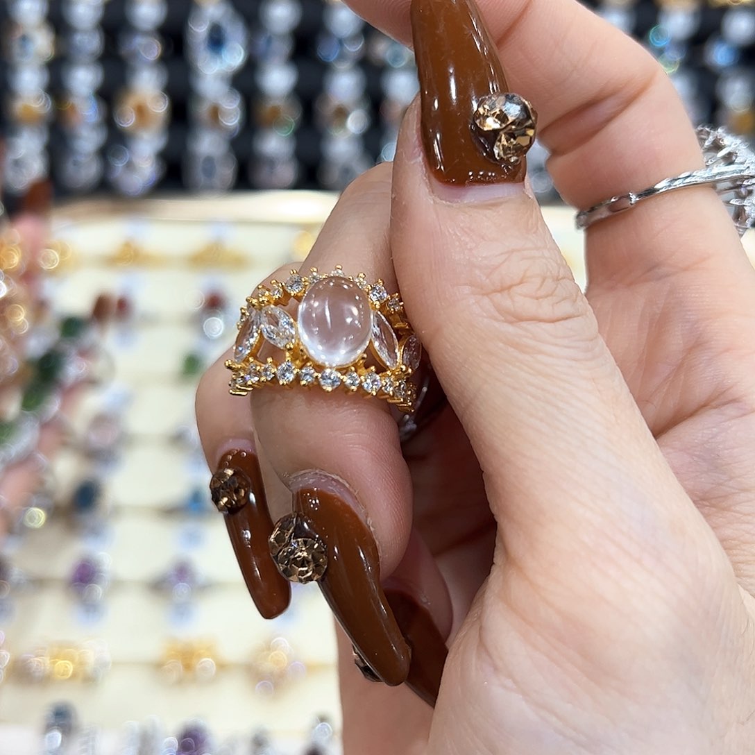 水晶金色拖不保色介意慎拍银托不掉色银S925镶嵌～