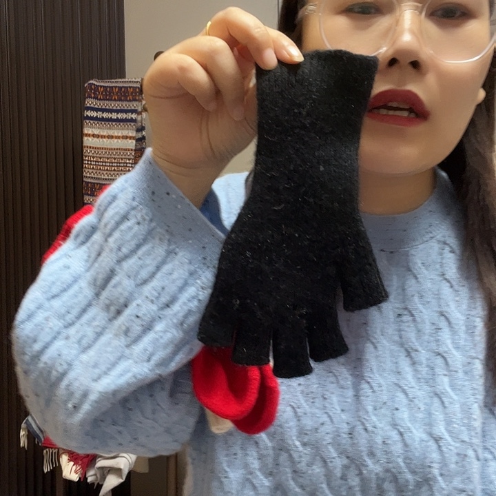 山羊绒黑色手套8888
