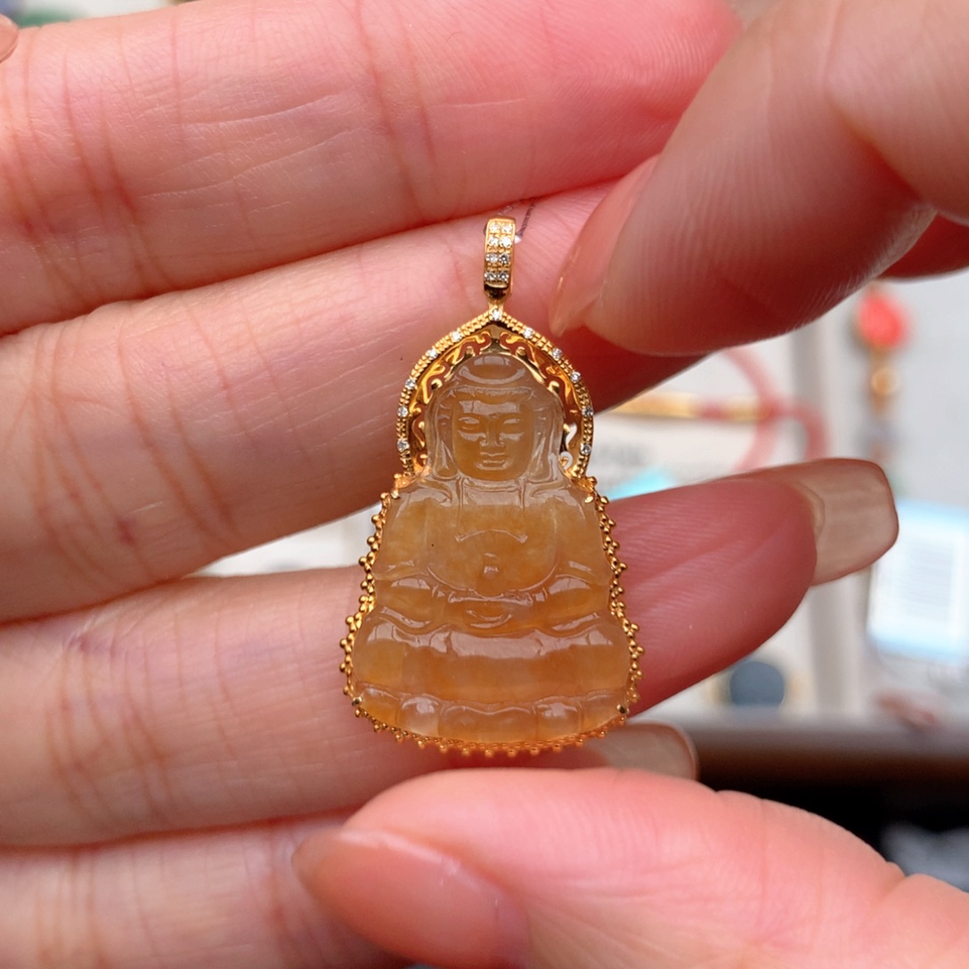 颈饰18K金镶嵌翡翠