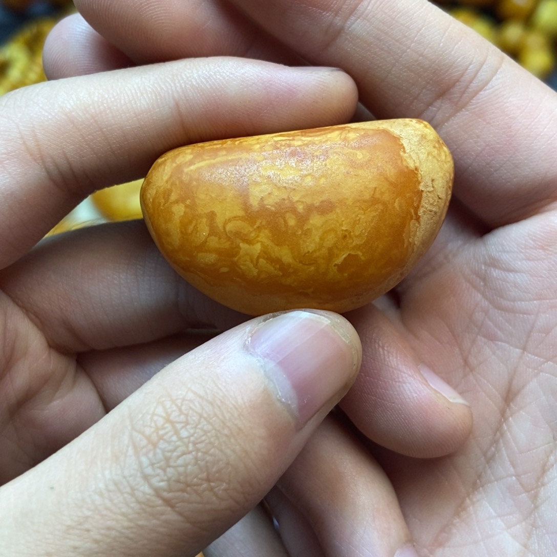 蜜蜡未镶嵌珠宝奇石