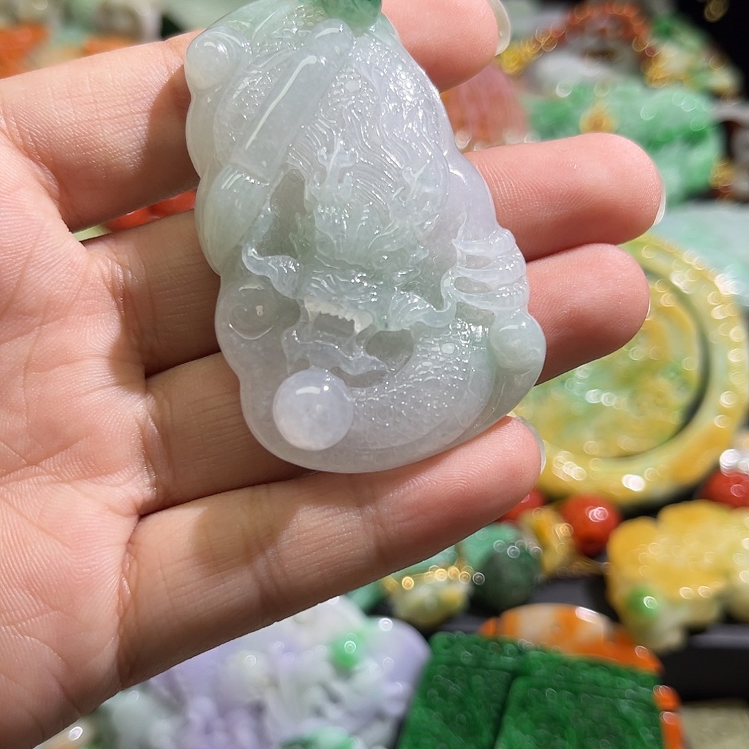 翡翠未镶嵌颈饰待编织