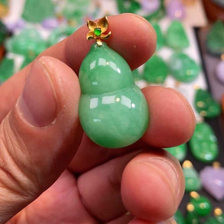 颈饰未镶嵌翡翠吊坠