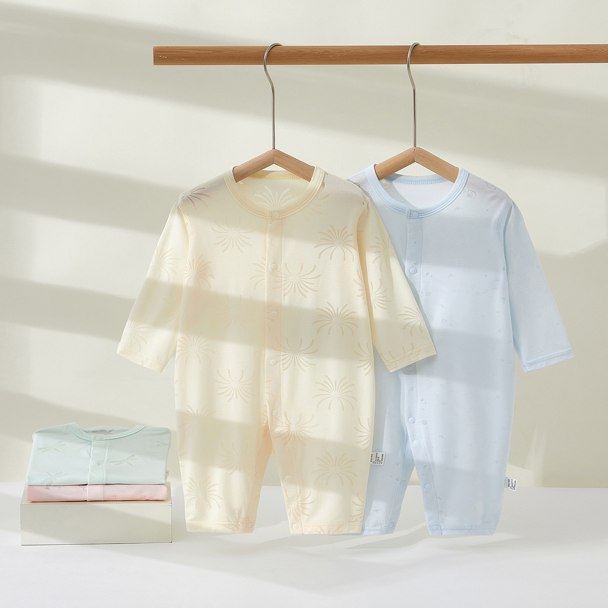 婴儿衣服莫代尔薄款夏款镂空a类新生儿无骨长袖哈衣空调服宝宝