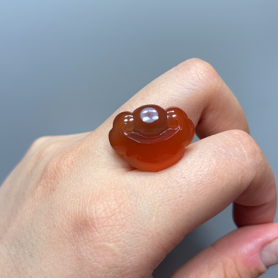 南红玛瑙天眼如意锁未镶嵌