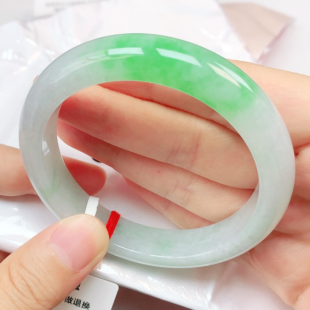 翡翠手镯未镶嵌抖音919