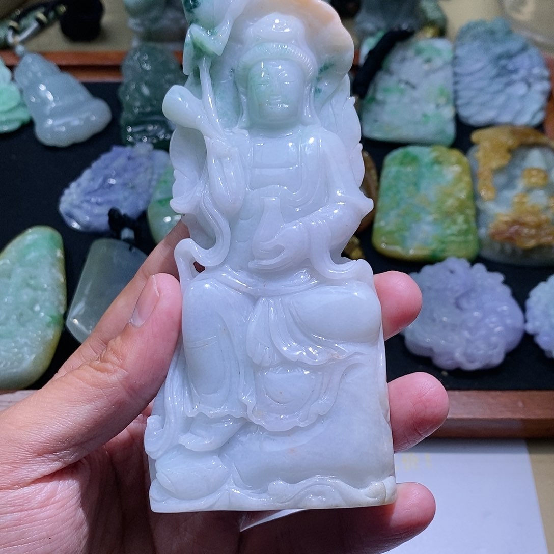 【闪购商品】翡翠颈饰未镶嵌观音
