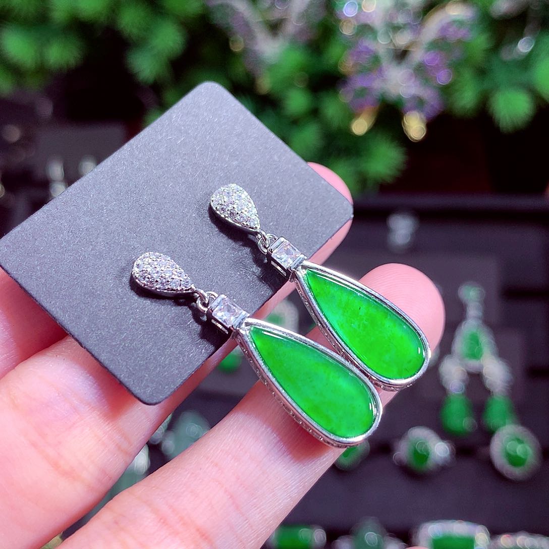 颈饰未镶嵌翡翠天然