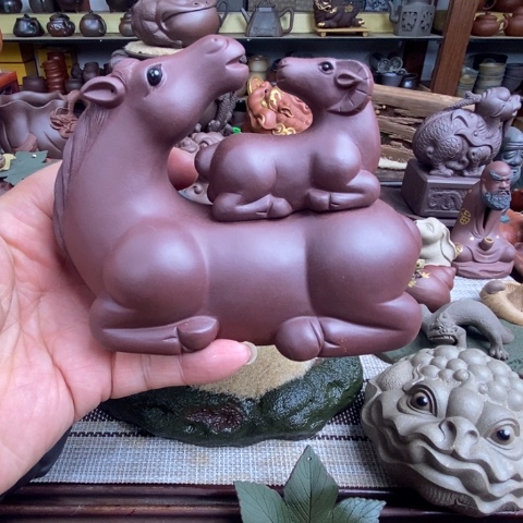 紫砂茶壶发马上发财