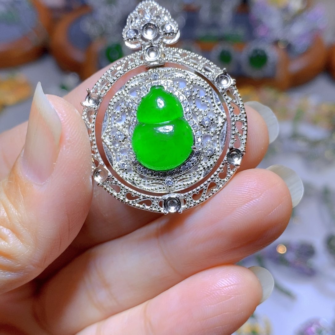 翡翠颈饰合金天然翡翠