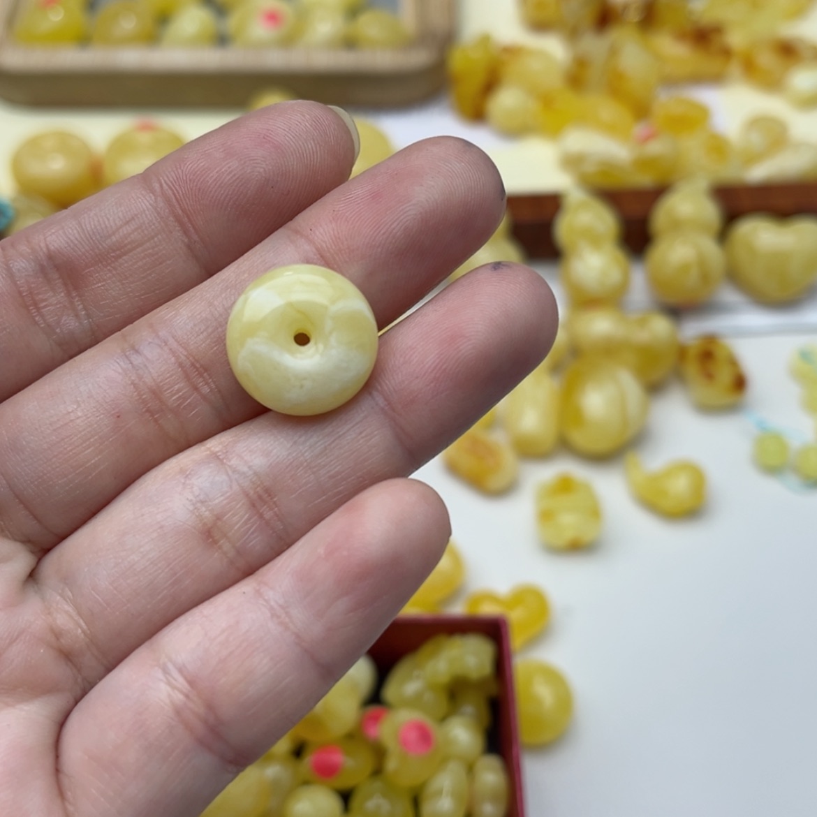【闪购商品】蜜蜡裸石未镶嵌配饰
