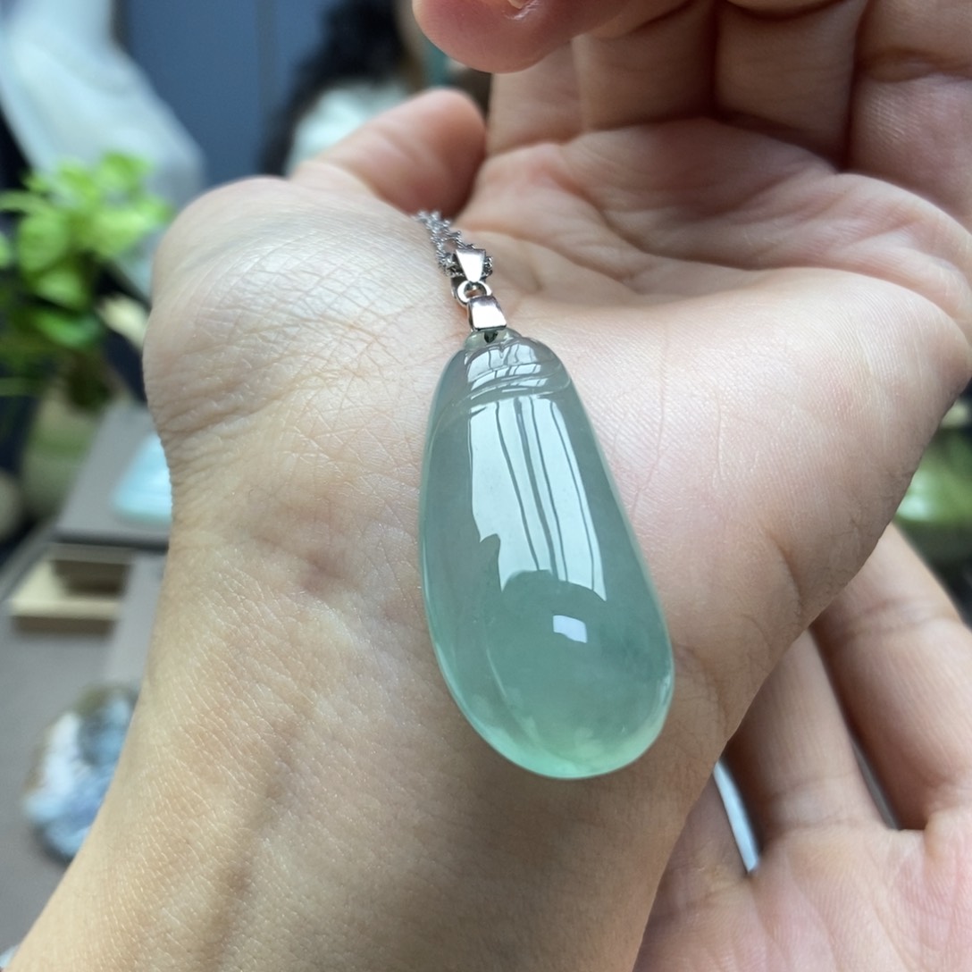 翡翠颈饰银S925镶嵌吊坠T