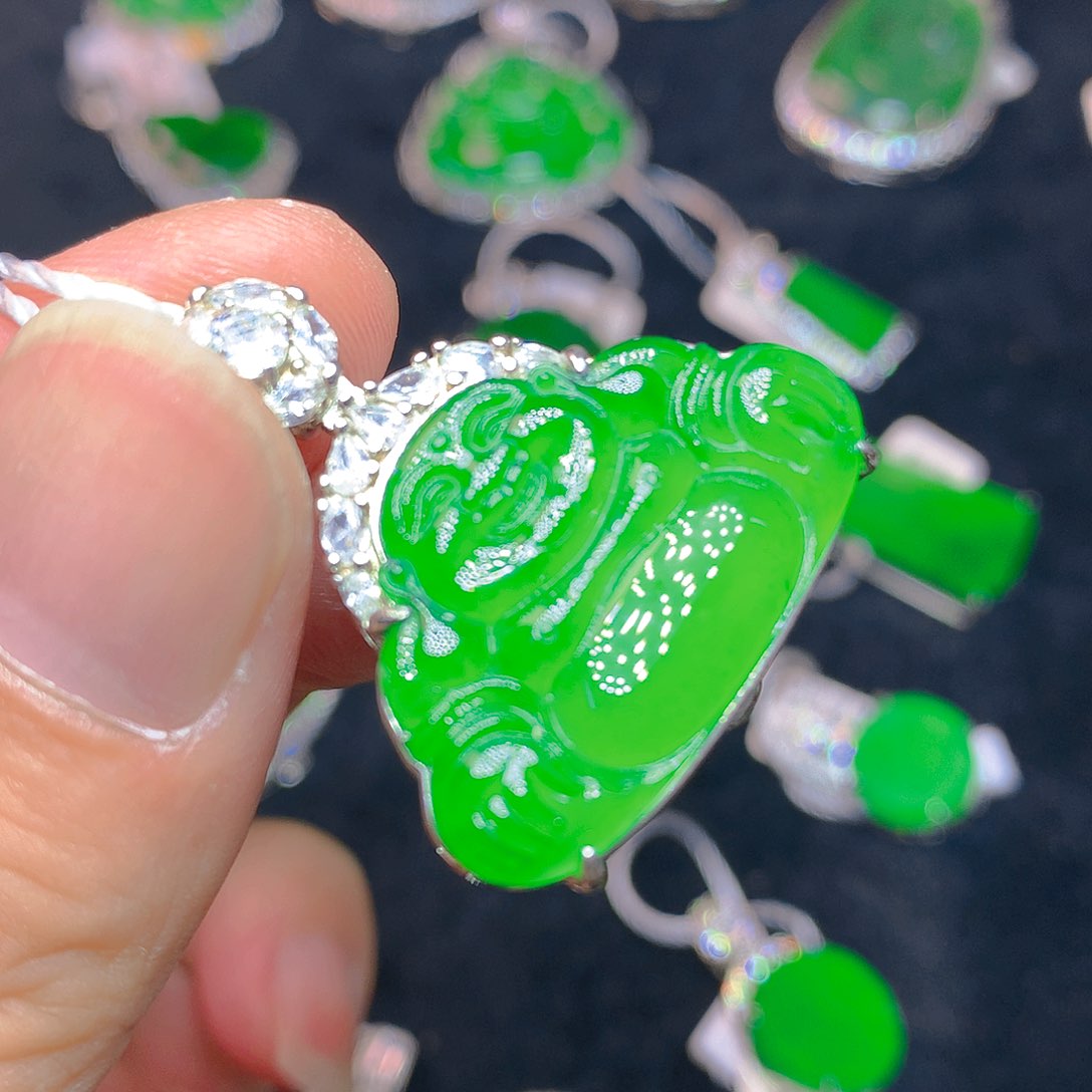 颈饰银S925镶嵌翡翠