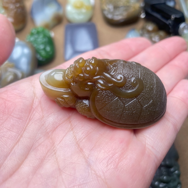 新疆且末金山塘龙龟挂件