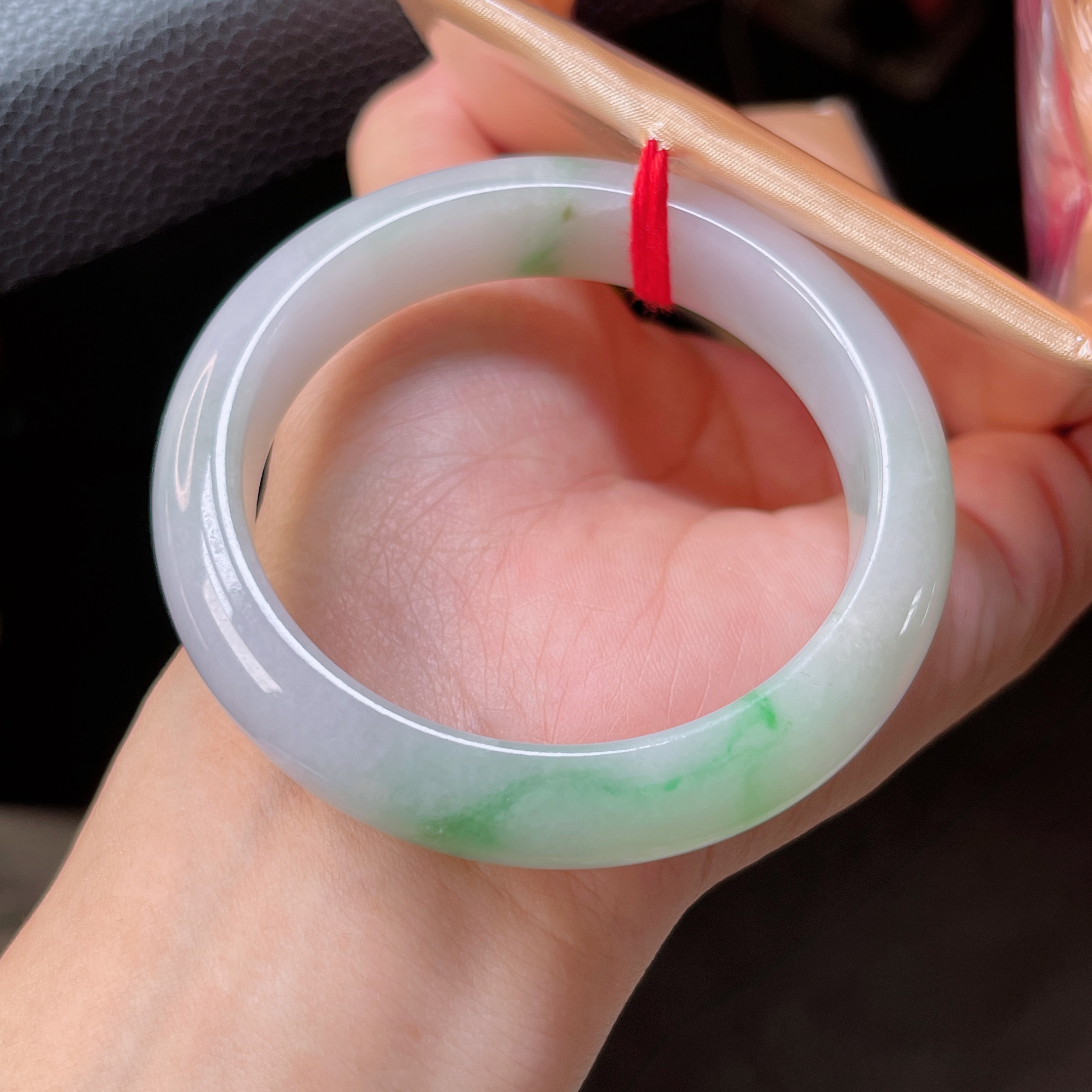 B08号 缅甸天然翡翠A货53-54冰润飘绿花手镯