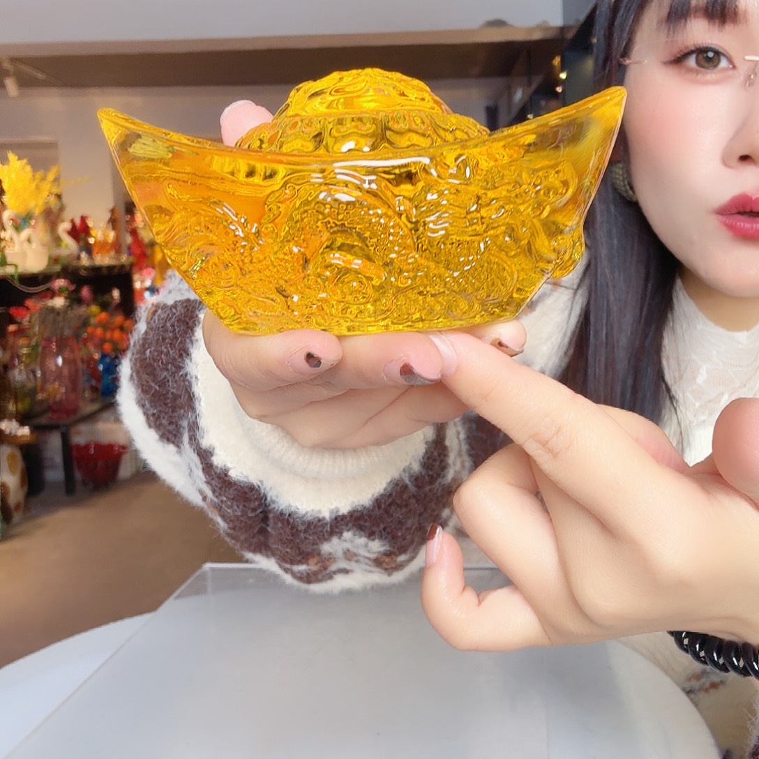 琉璃手工艺品琉璃岛上有个叫小