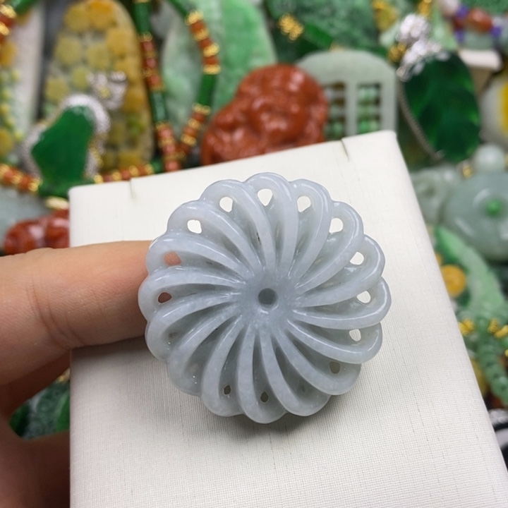 翡翠未镶嵌吊坠(赠链)