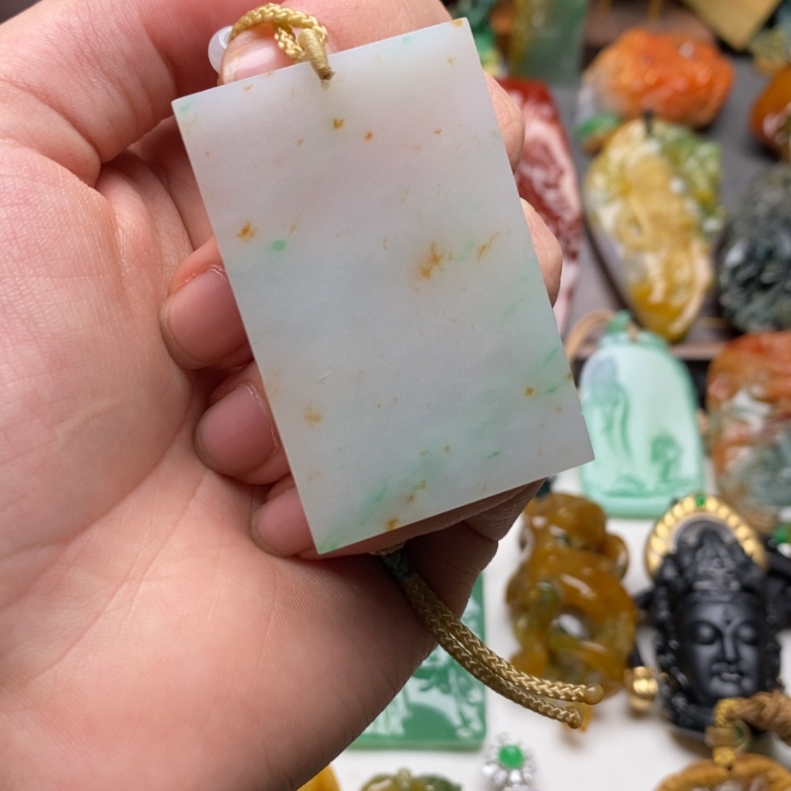 【闪购商品】翡翠颈饰未镶嵌一