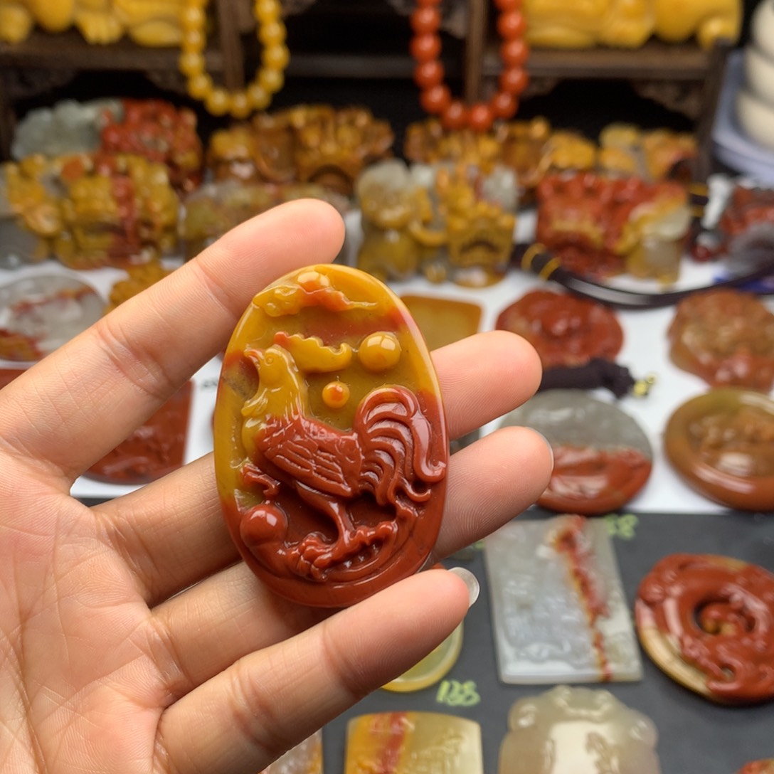 石英质玉（黄龙玉）挂件未镶嵌