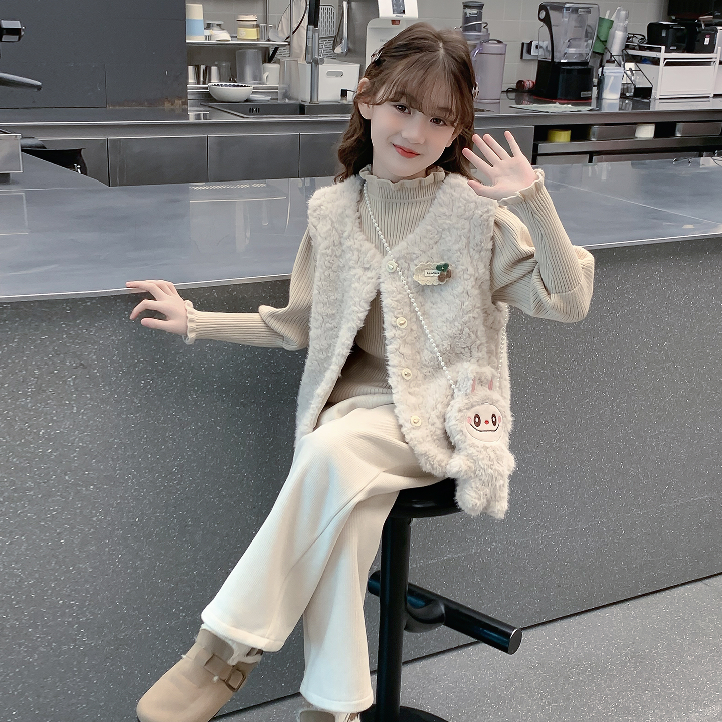 女童秋冬款套装2025新款保暖洋气时髦小香风马甲冬装女孩三件套潮