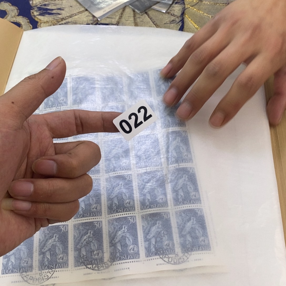 外国邮票大整版一本