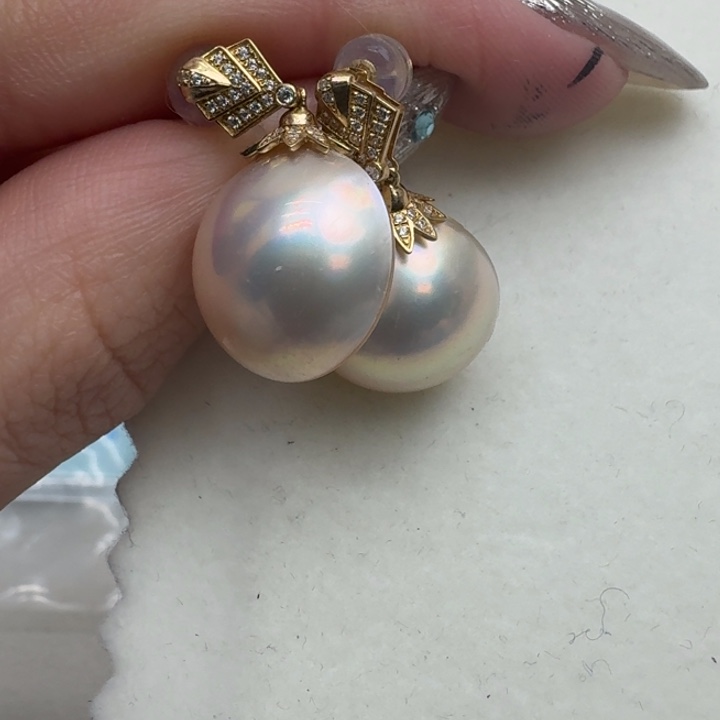 拼合珍珠（马贝珠）耳饰18K金镶嵌