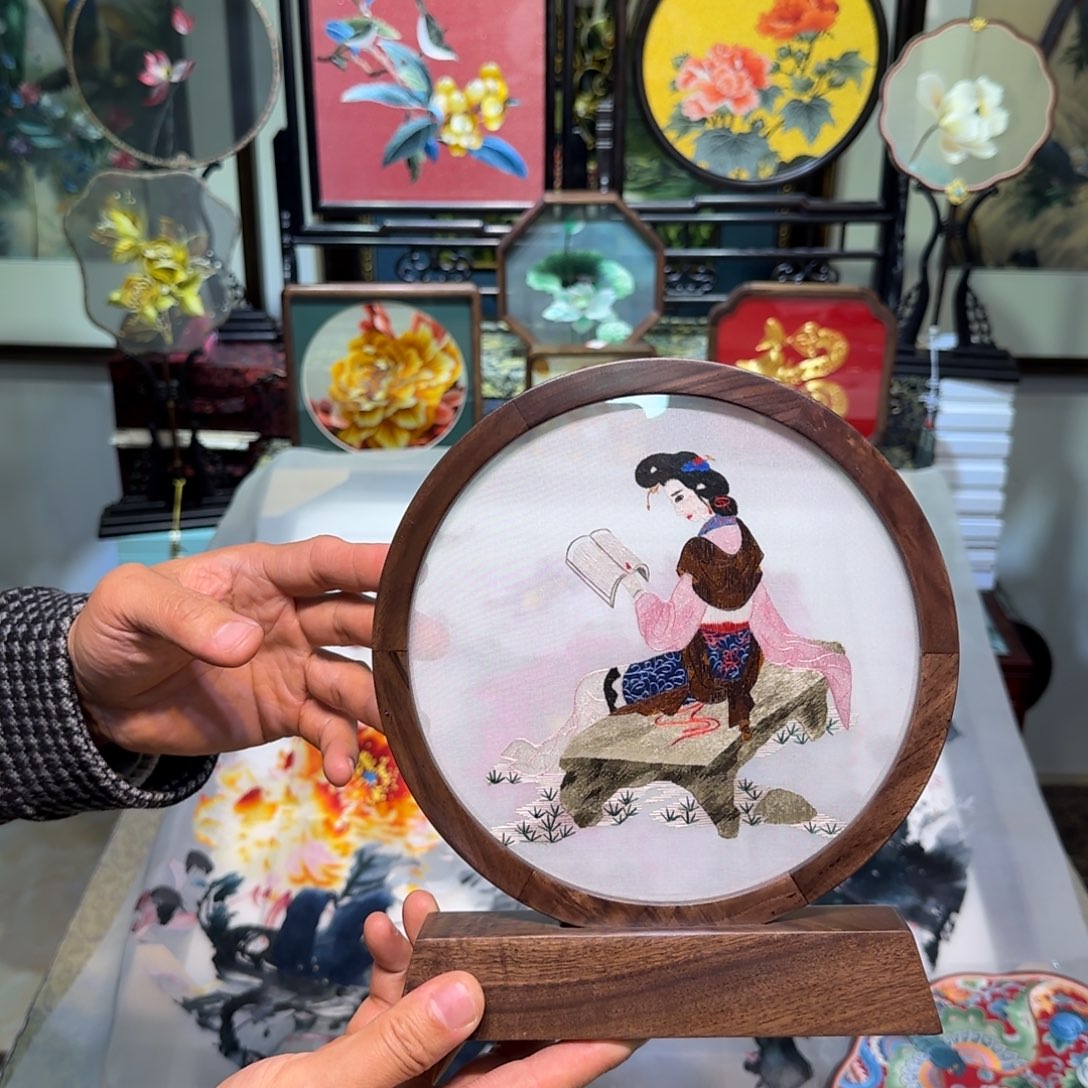 刺绣刺绣工艺精湛