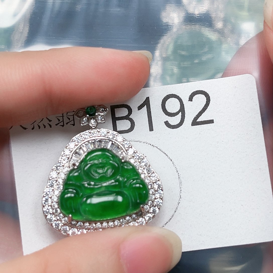 翡翠颈饰未镶嵌翡翠192