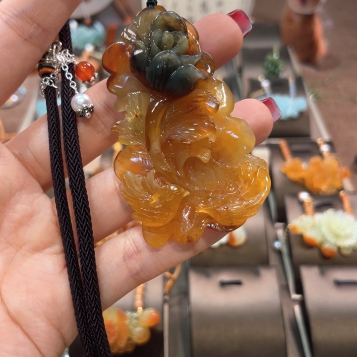 蛇纹石玉未镶嵌吊坠(赠链)