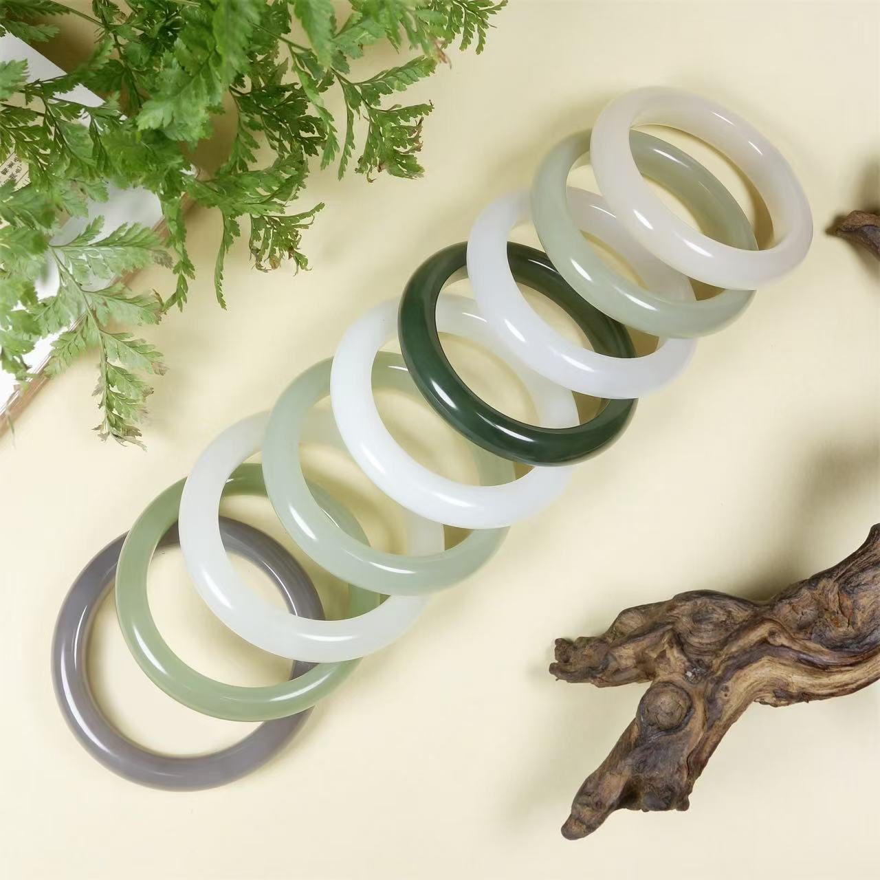 3800- 和田玉手镯多样性发 拍一发一 联系客服后颜色相同在下单