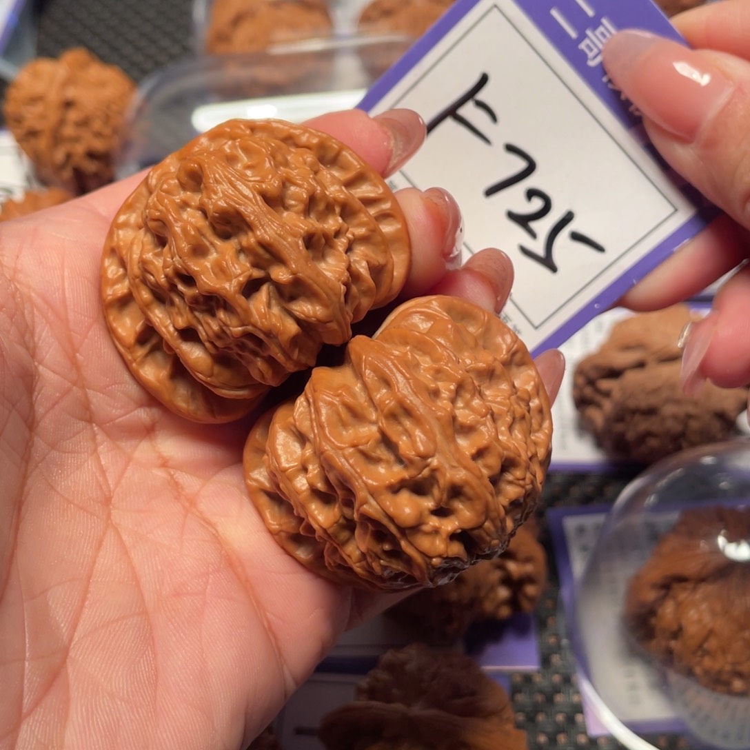 文玩核桃把件725号白狮子44