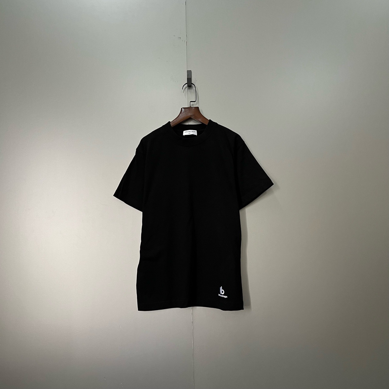 95新 Balenciaga/巴黎世家 （cc）黑色刺绣logo短袖 S码/004972