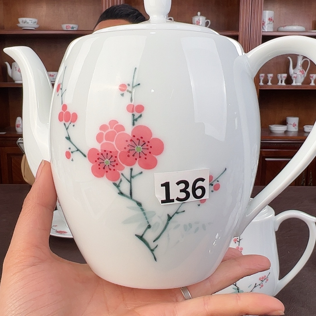 瓷翠竹红梅腰鼓壶，微瑕二级